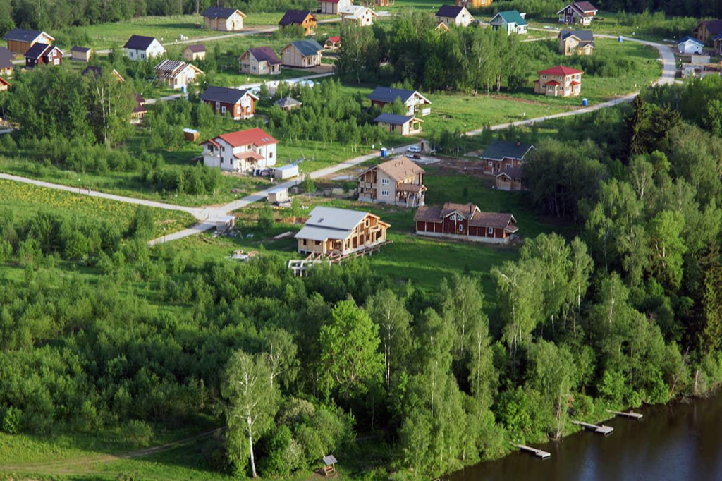 Загородные сезоны: коттеджный поселок «Львовские озера»